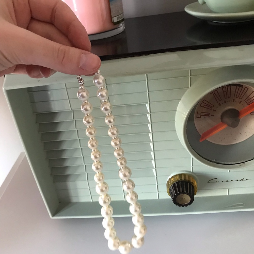 Artificial pearl necklace